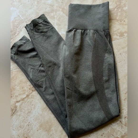 NVGTN Khaki Green Curve Seamless Leggings - Picture 11 of 13